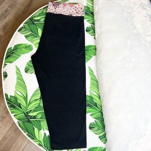 Victoria’s Secret Black Cotton Cropped Yoga Workout Pants / Leggings